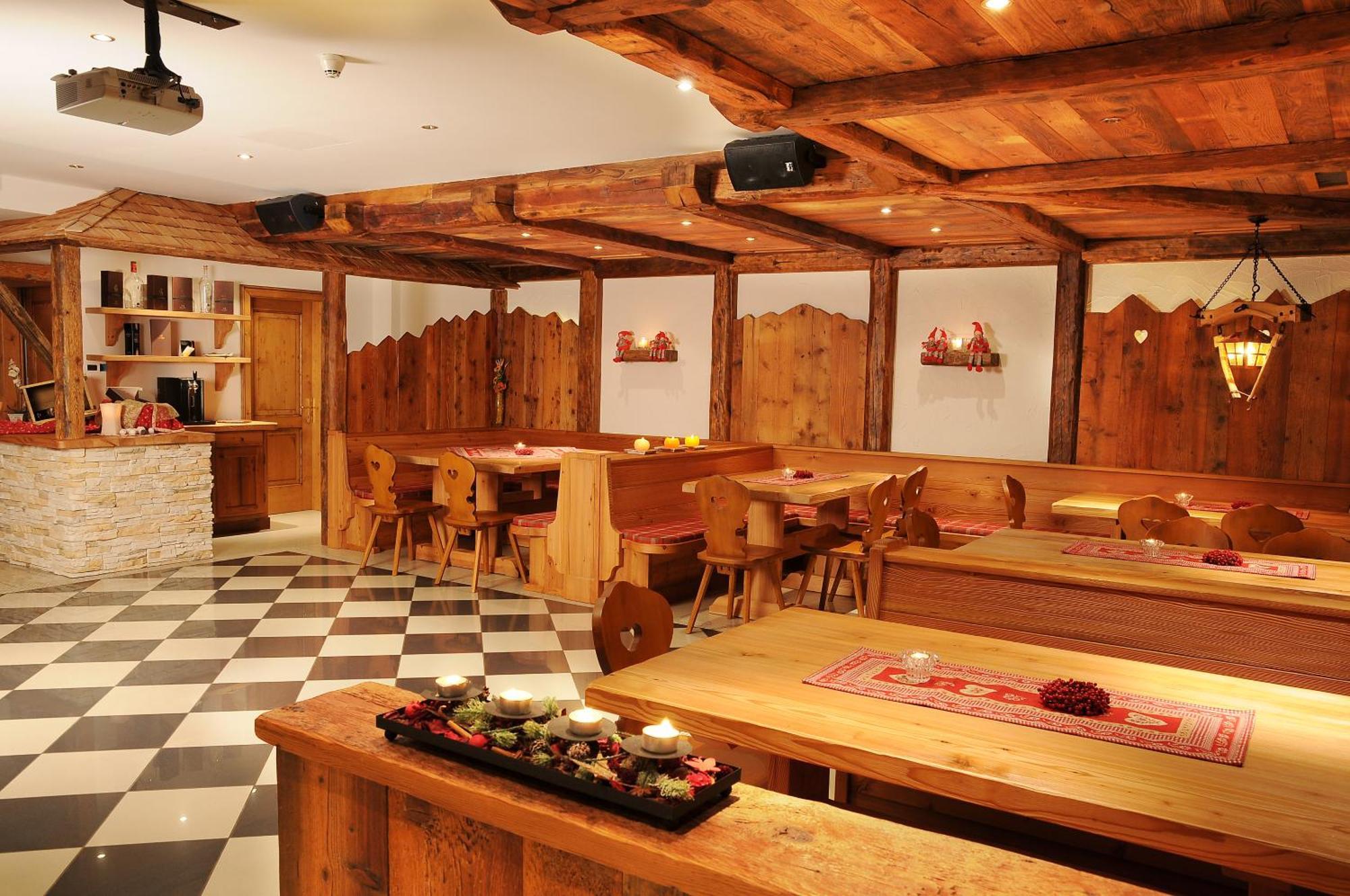 金杰山活跃酒店 梅扎纳 外观 照片
